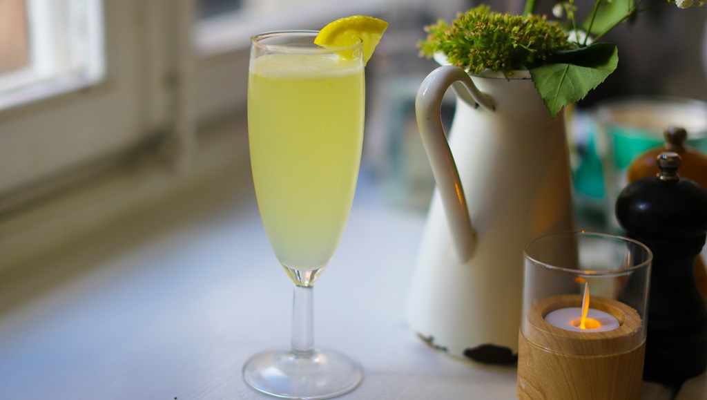 The French 75: A Sparkling Cocktail with Explosive History